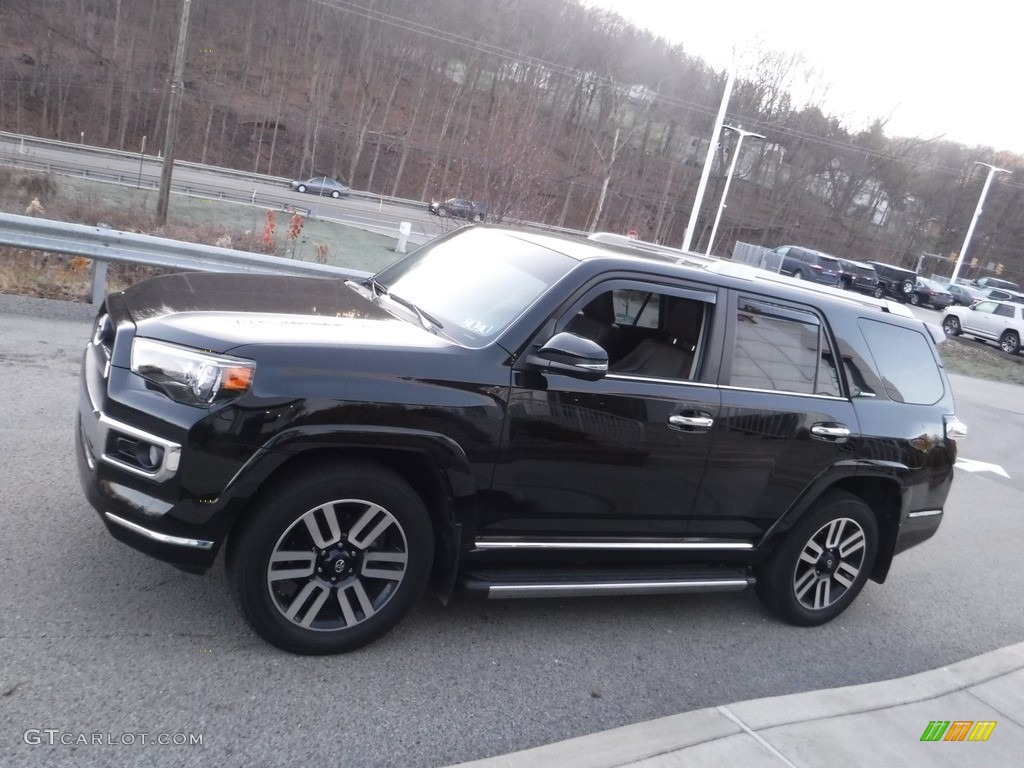 2019 4Runner Limited 4x4 - Midnight Black metallic / Redwood photo #14