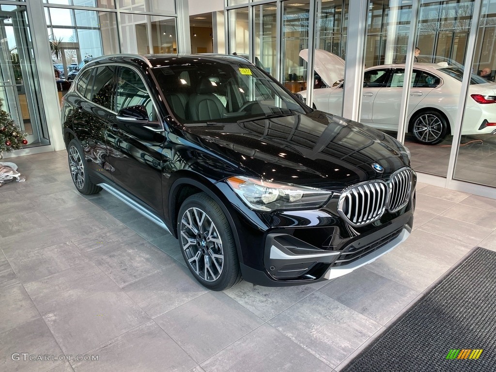 2021 X1 xDrive28i - Jet Black / Black photo #1