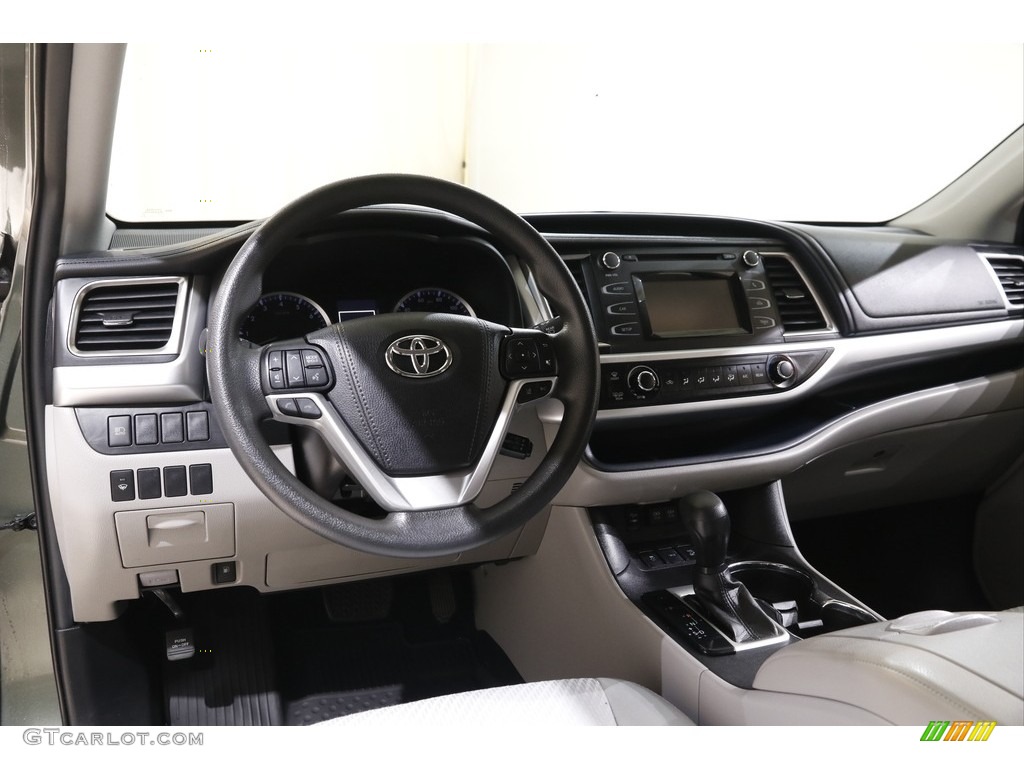 2019 Highlander LE Plus AWD - Alumina Jade Metallic / Ash photo #6