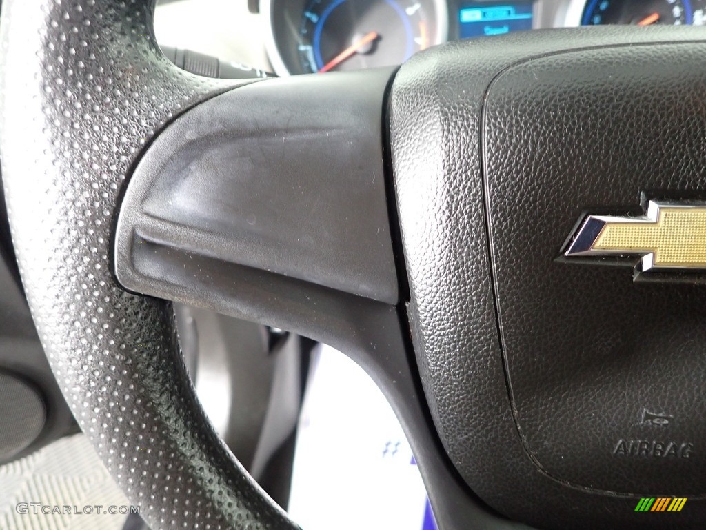 2013 Cruze LS - Black Granite Metallic / Jet Black/Medium Titanium photo #19