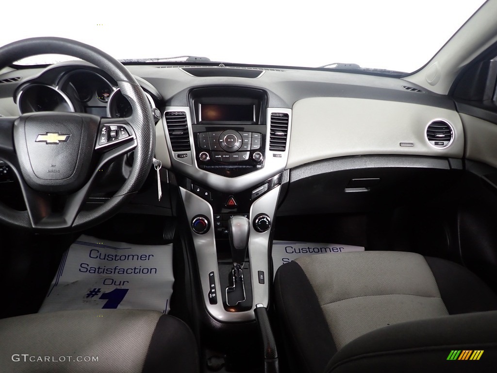 2013 Cruze LS - Black Granite Metallic / Jet Black/Medium Titanium photo #29