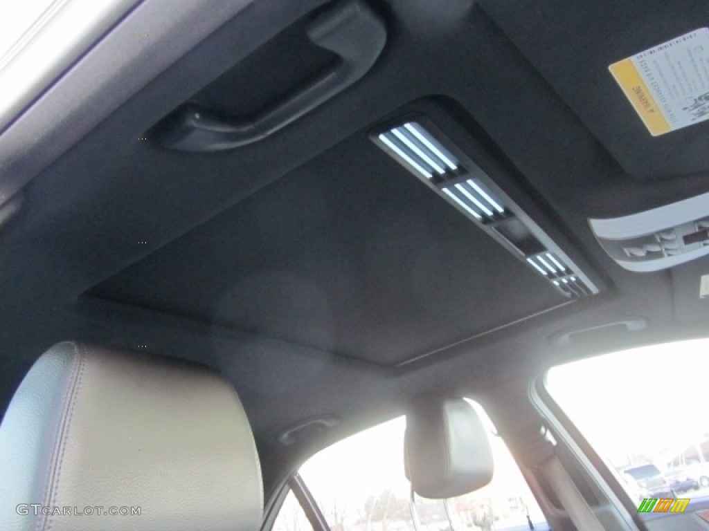2012 E 350 Sedan - Arctic White / Black photo #23
