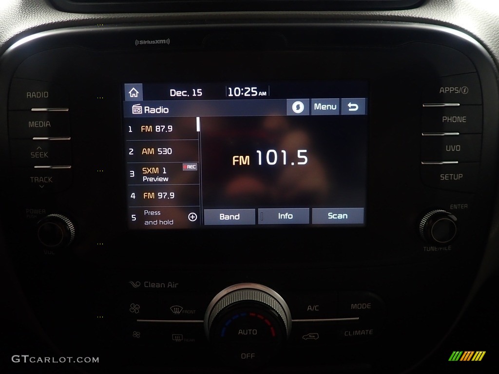 2019 Soul  - Bright Silver / Black photo #26