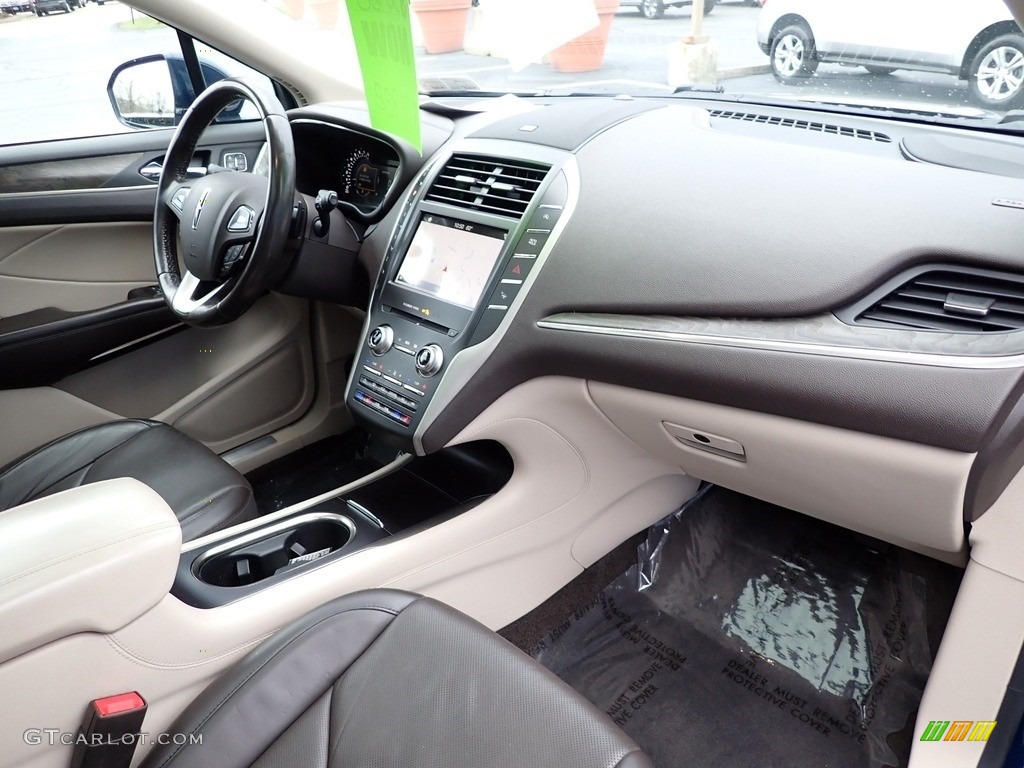 2018 Lincoln MKC Reserve AWD Dashboard Photos