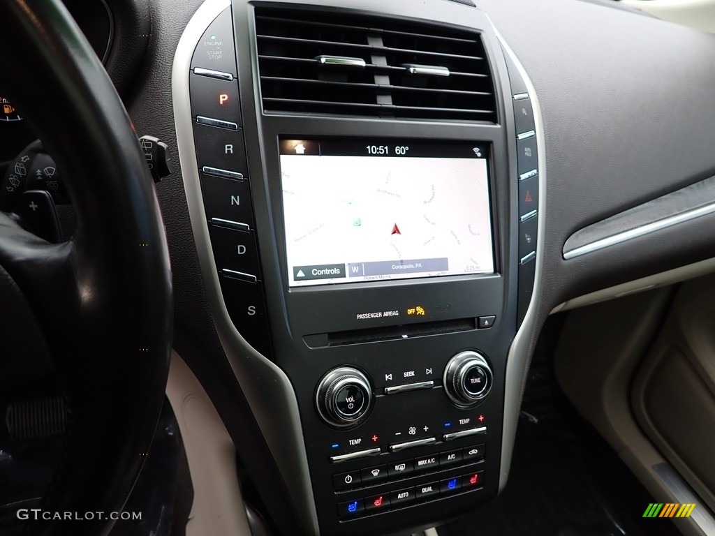2018 Lincoln MKC Reserve AWD Controls Photos