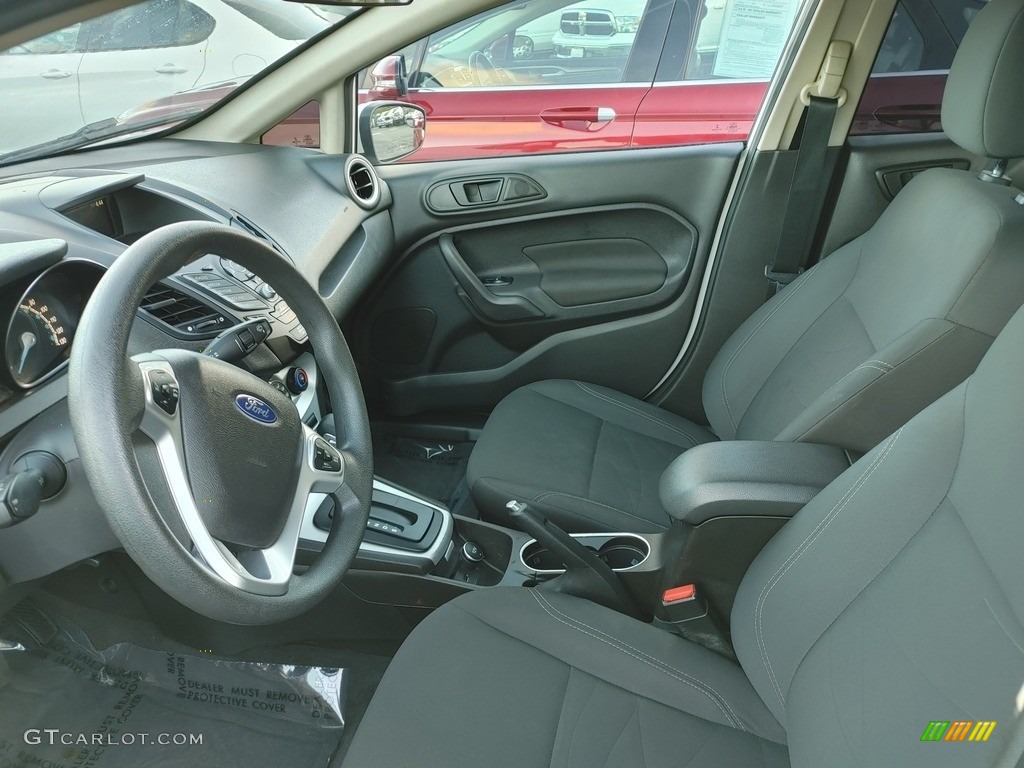 2018 Fiesta SE Sedan - Oxford White / Charcoal Black photo #4