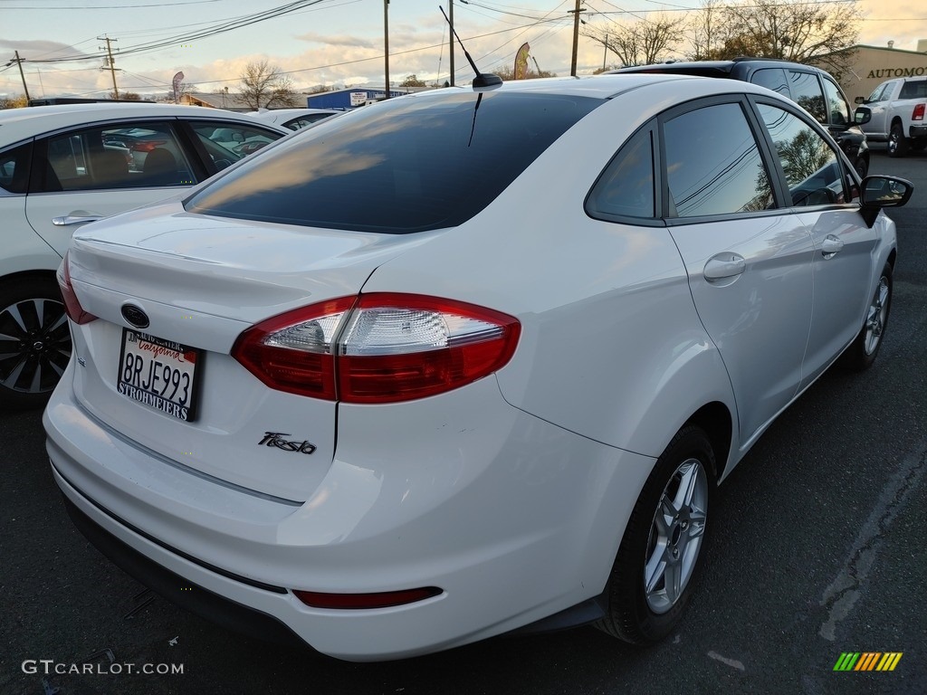 2018 Fiesta SE Sedan - Oxford White / Charcoal Black photo #7
