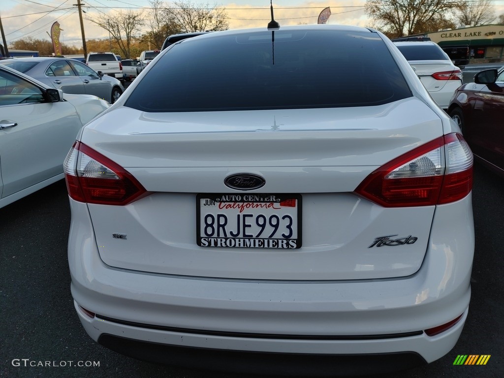 2018 Fiesta SE Sedan - Oxford White / Charcoal Black photo #8