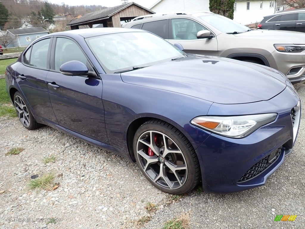 2019 Giulia AWD - Misano Blue Metallic / Black photo #4