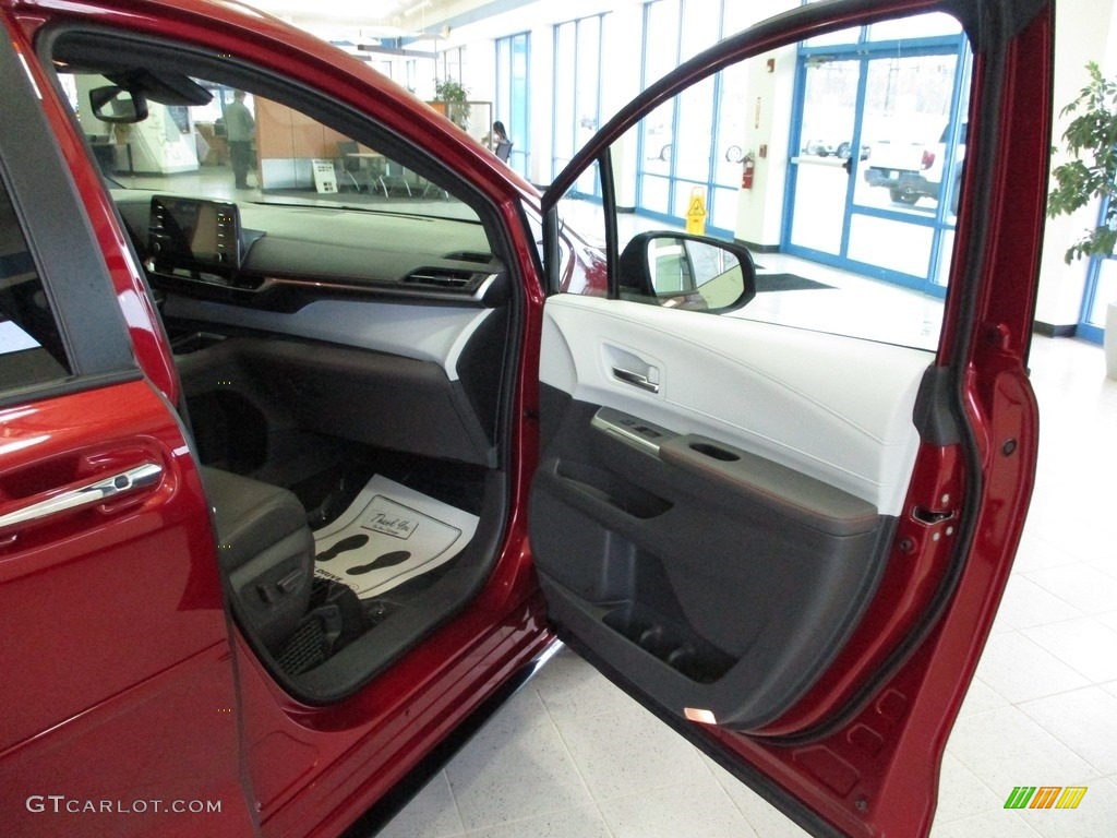 2021 Sienna XSE Hybrid - Ruby Flare Pearl / Gray photo #17