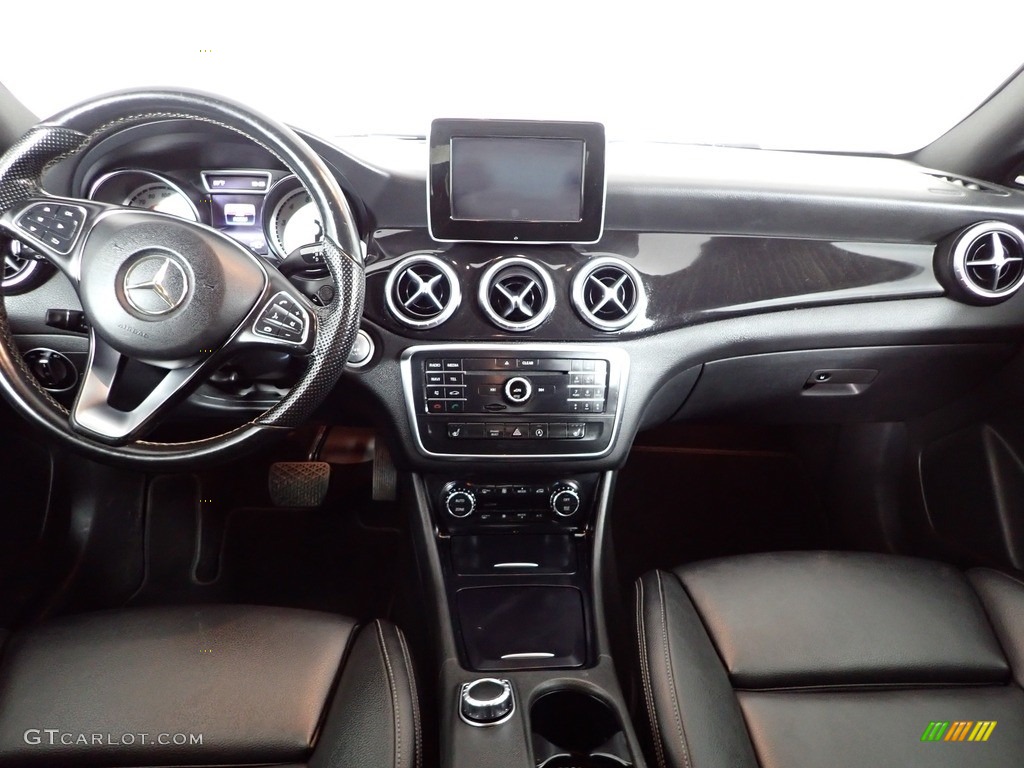 2016 CLA 250 4Matic - Cirrus White / Black photo #31