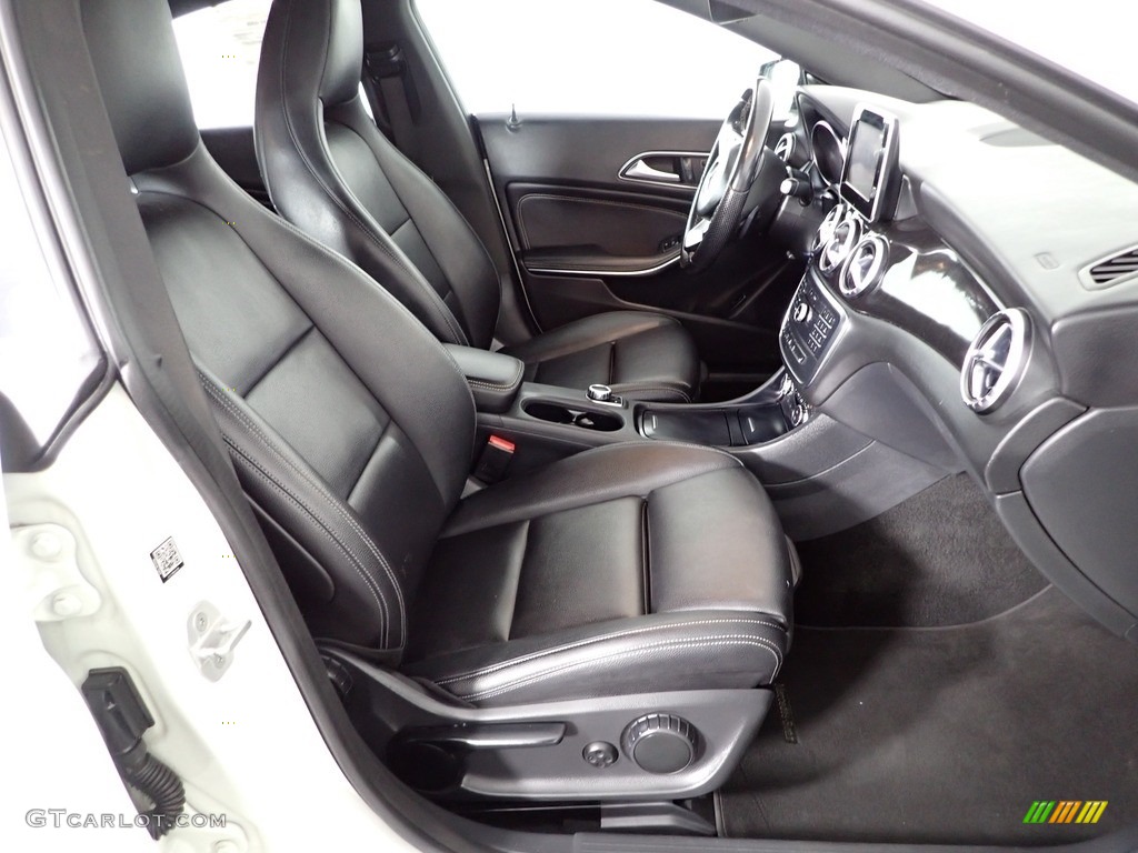 2016 CLA 250 4Matic - Cirrus White / Black photo #34