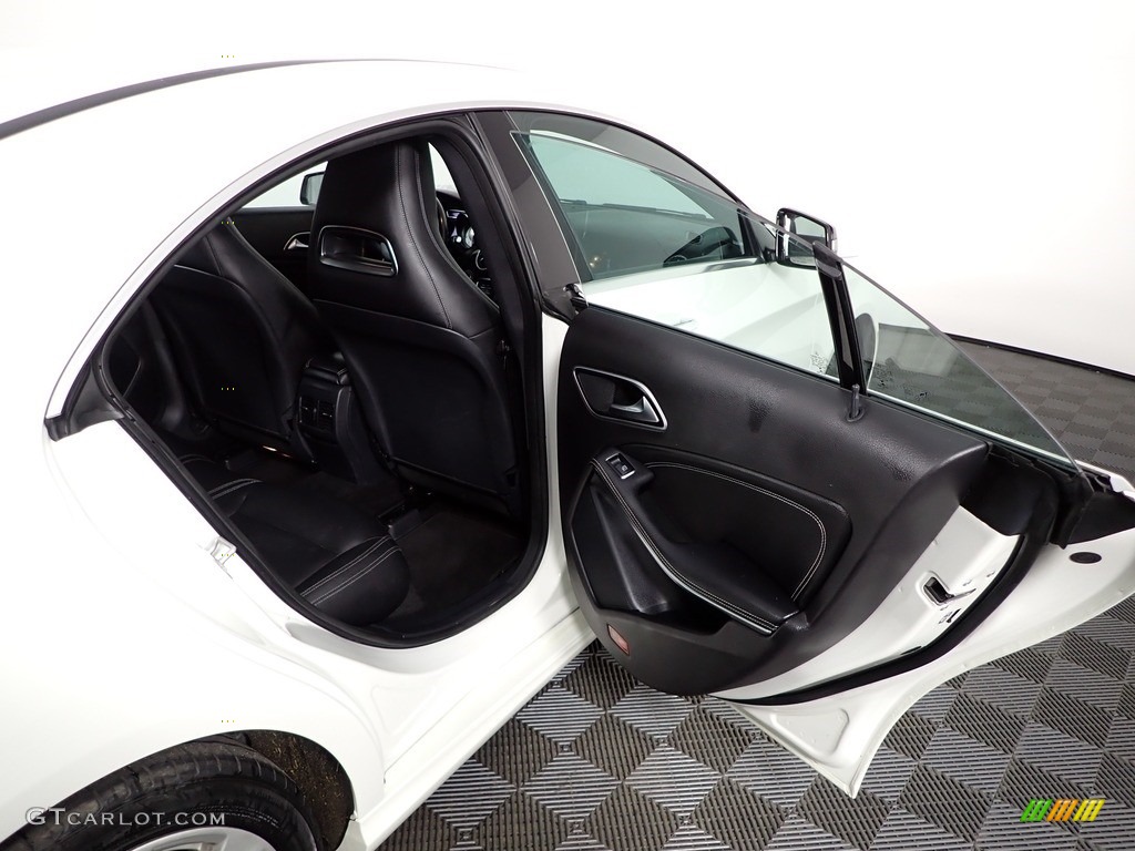 2016 CLA 250 4Matic - Cirrus White / Black photo #36