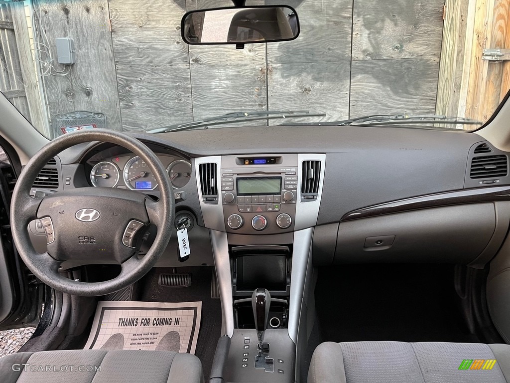 2010 Sonata GLS - Ebony Black / Gray photo #18