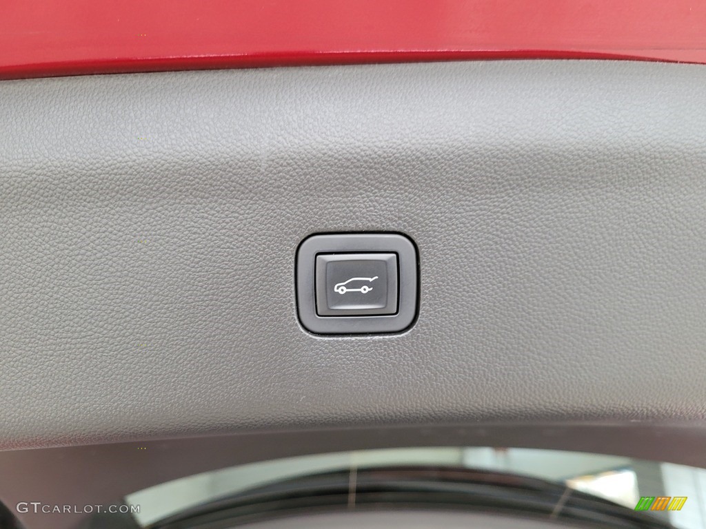 2018 Buick Enclave Essence Controls Photo #143424704
