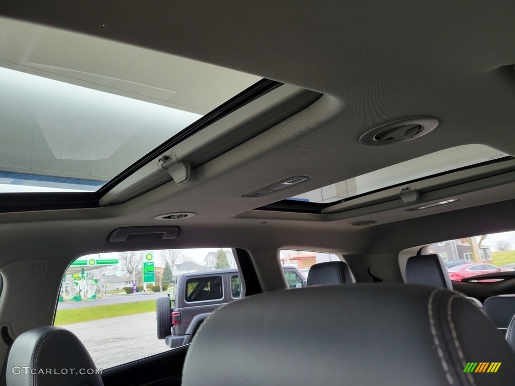 2018 Buick Enclave Essence Sunroof Photos