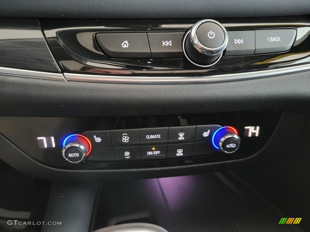 2018 Buick Enclave Essence Controls Photo #143425235
