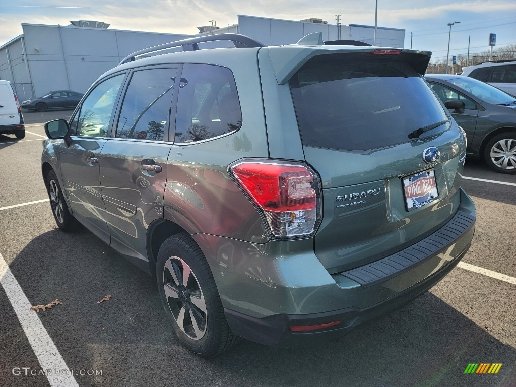 2017 Forester 2.5i Limited - Jasmine Green Metallic / Gray photo #4