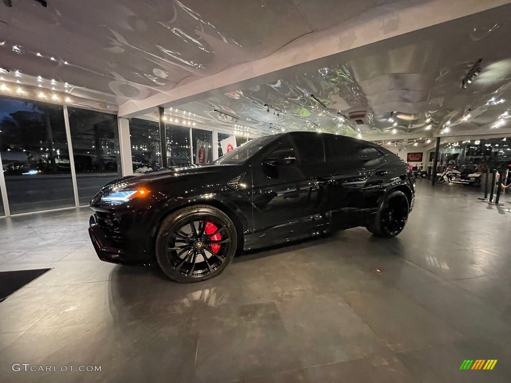 2021 Lamborghini Urus AWD Exterior Photos