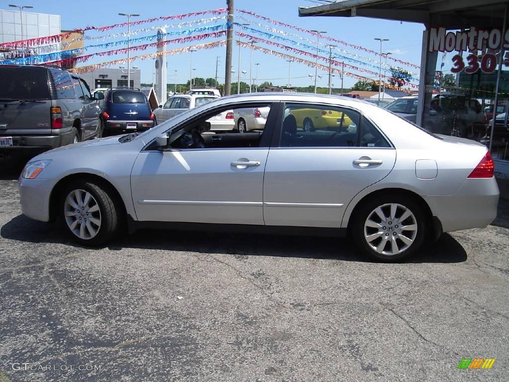 2007 Accord SE V6 Sedan - Alabaster Silver Metallic / Gray photo #2