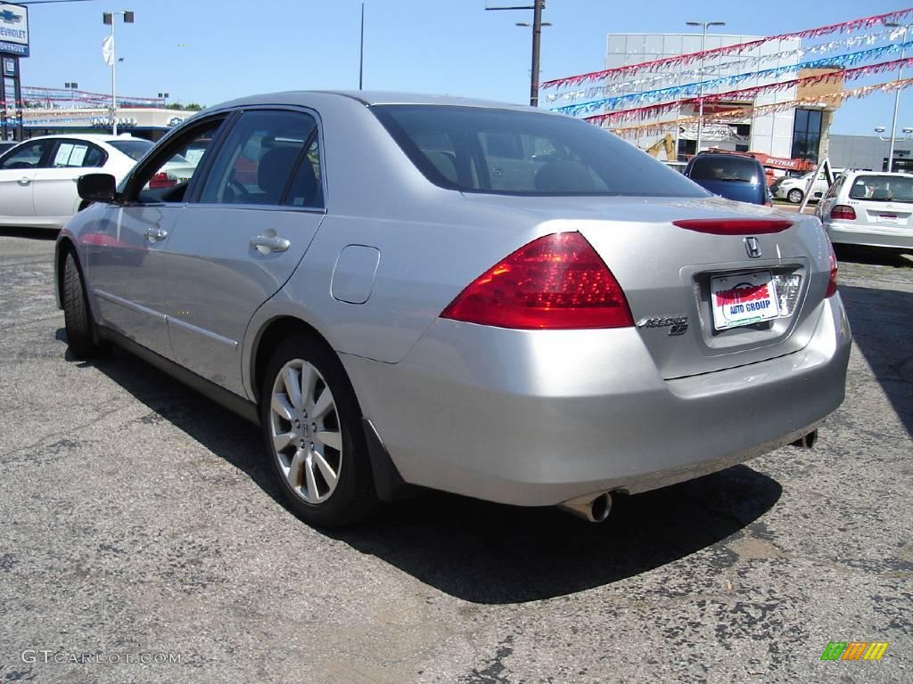 2007 Accord SE V6 Sedan - Alabaster Silver Metallic / Gray photo #3