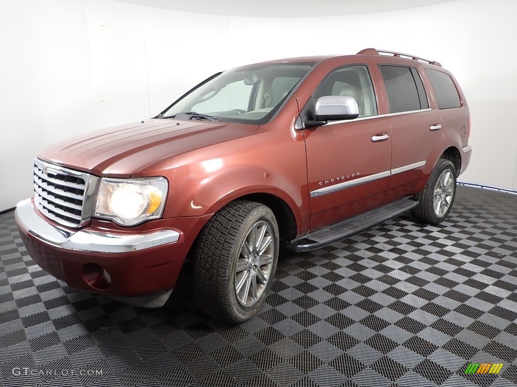 2007 Aspen Limited HEMI 4WD - Cognac Crystal Pearl / Dark Slate Gray/Light Slate Gray photo #7