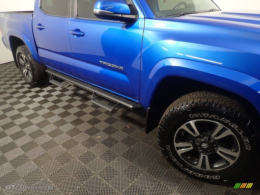 2017 Tacoma TRD Sport Double Cab 4x4 - Blazing Blue Pearl / TRD Graphite photo #5