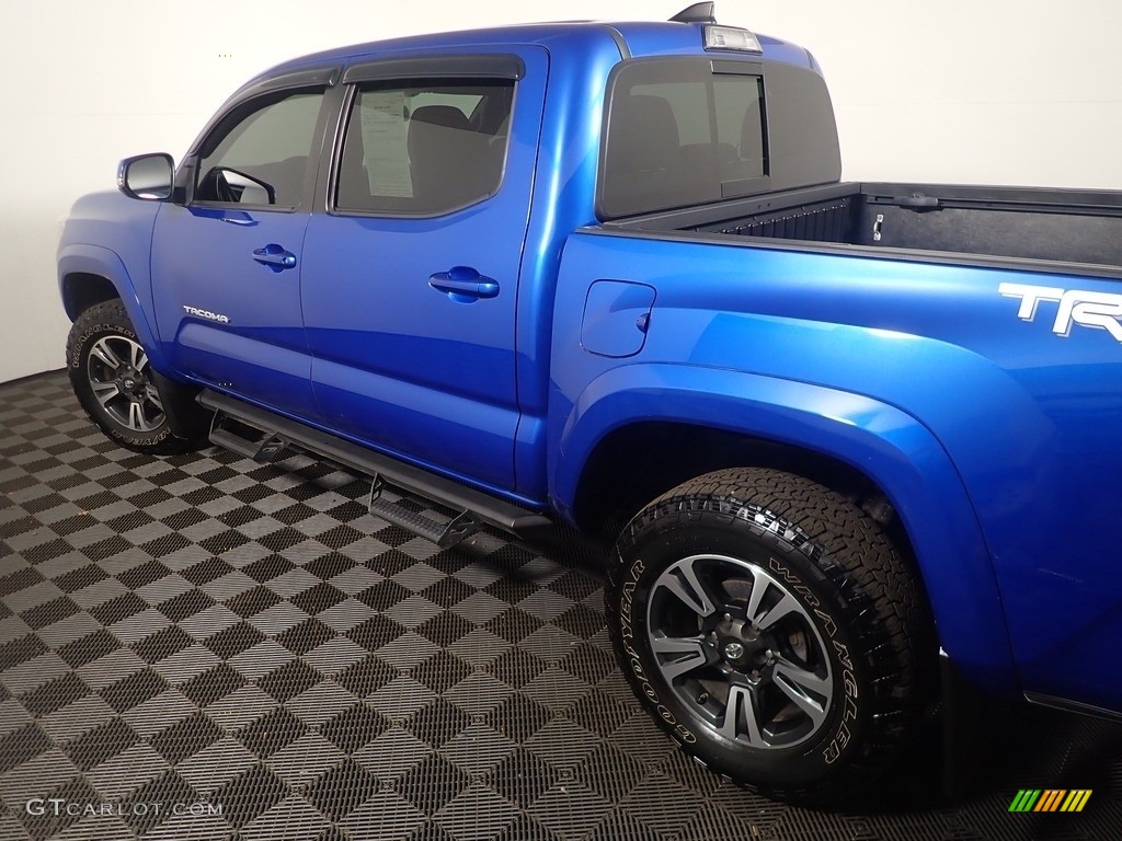 2017 Tacoma TRD Sport Double Cab 4x4 - Blazing Blue Pearl / TRD Graphite photo #18