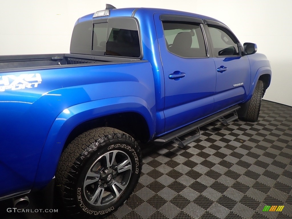 2017 Tacoma TRD Sport Double Cab 4x4 - Blazing Blue Pearl / TRD Graphite photo #19