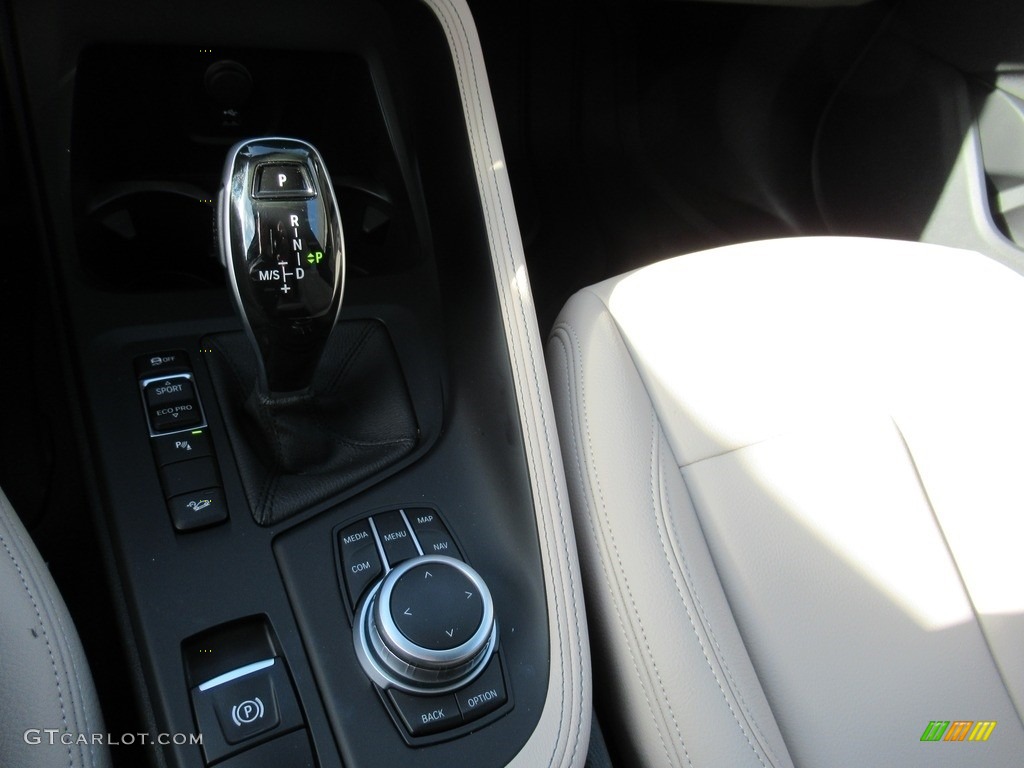2021 X1 xDrive28i - Alpine White / Oyster photo #19