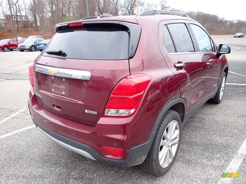 2017 Trax Premier AWD - Crimson Metallic / Jet Black/­Light Ash Gray photo #4