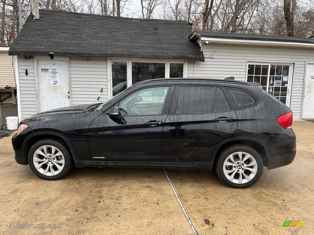 2013 X1 xDrive 28i - Black Sapphire Metallic / Beige photo #5