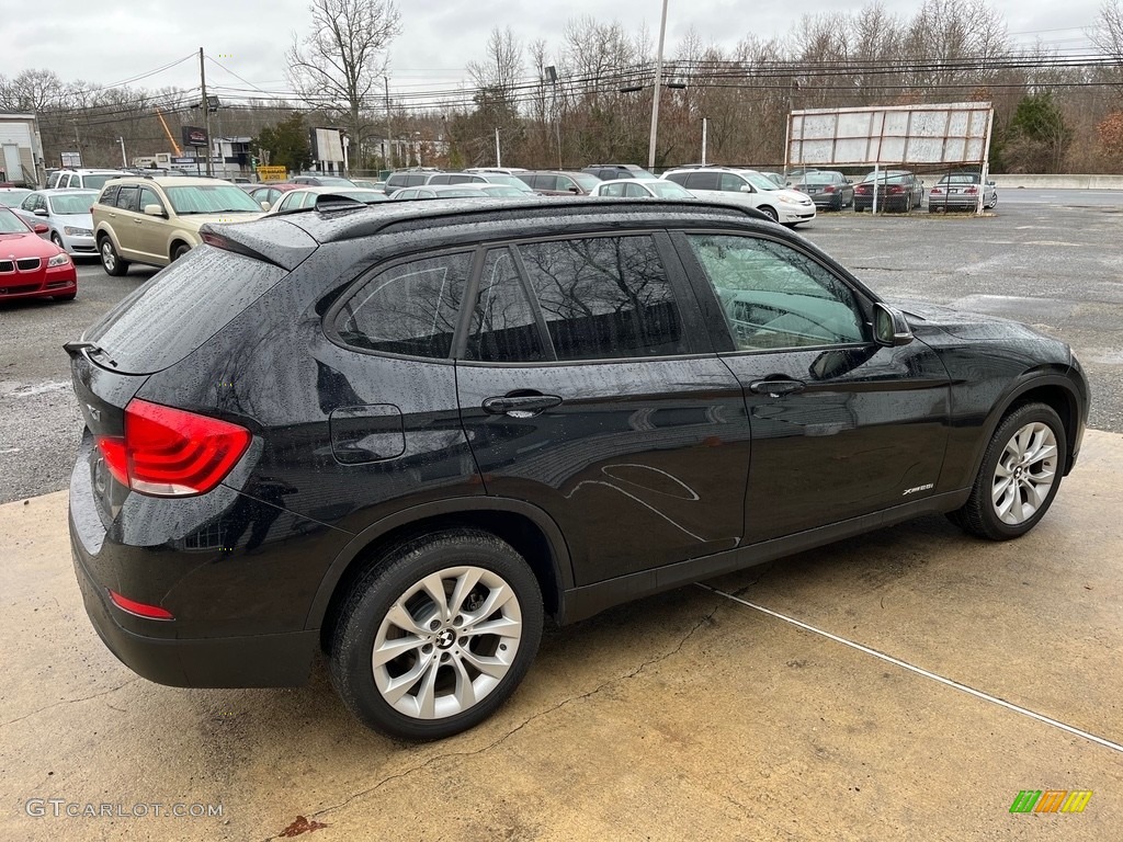 2013 X1 xDrive 28i - Black Sapphire Metallic / Beige photo #9