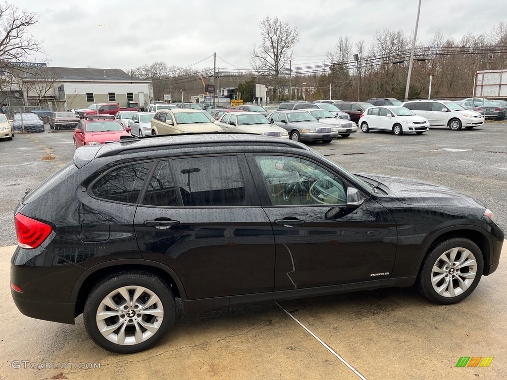 2013 X1 xDrive 28i - Black Sapphire Metallic / Beige photo #10