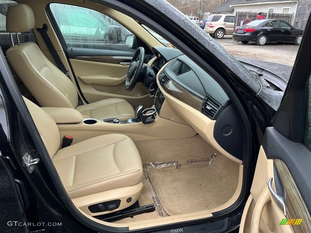 2013 X1 xDrive 28i - Black Sapphire Metallic / Beige photo #14