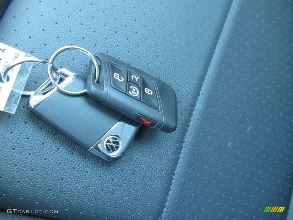 2021 Volkswagen Atlas SEL R-Line 4Motion Keys Photos