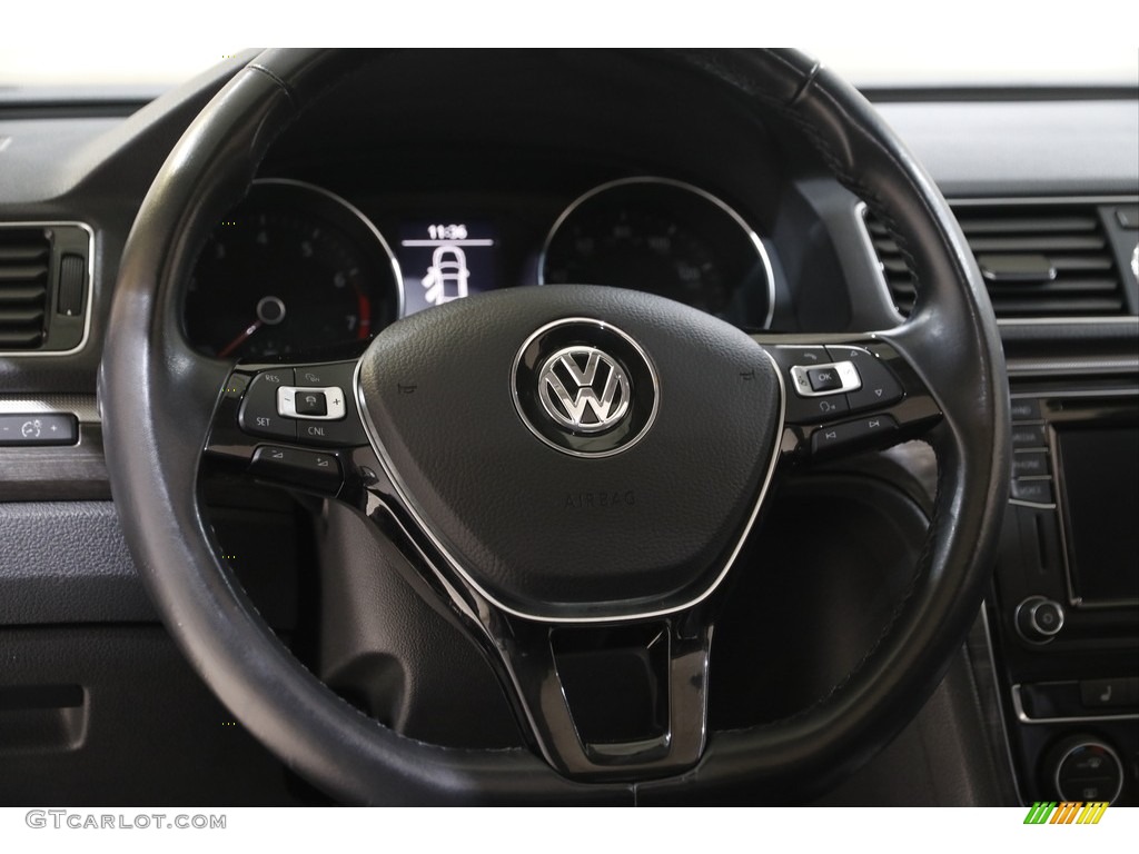 2016 Passat SE Sedan - Black / Titan Black photo #7