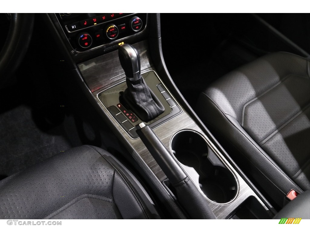 2016 Passat SE Sedan - Black / Titan Black photo #12