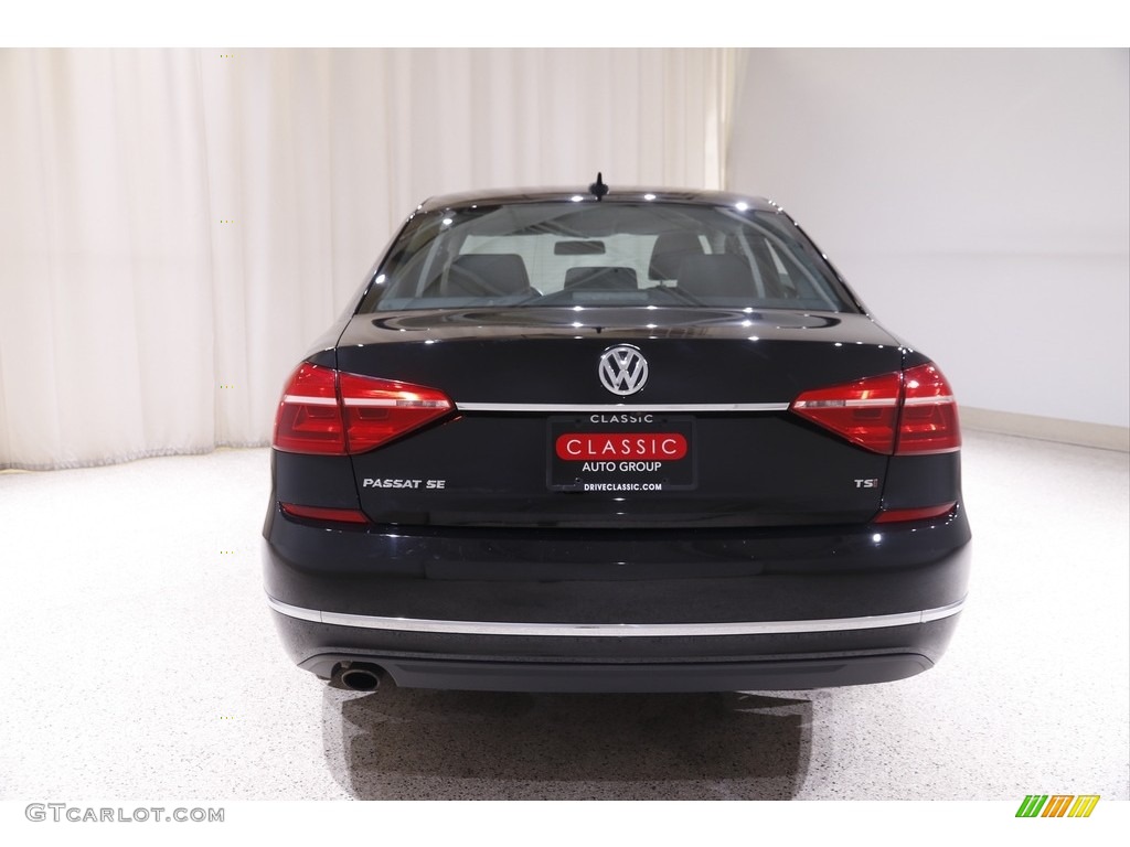 2016 Passat SE Sedan - Black / Titan Black photo #16
