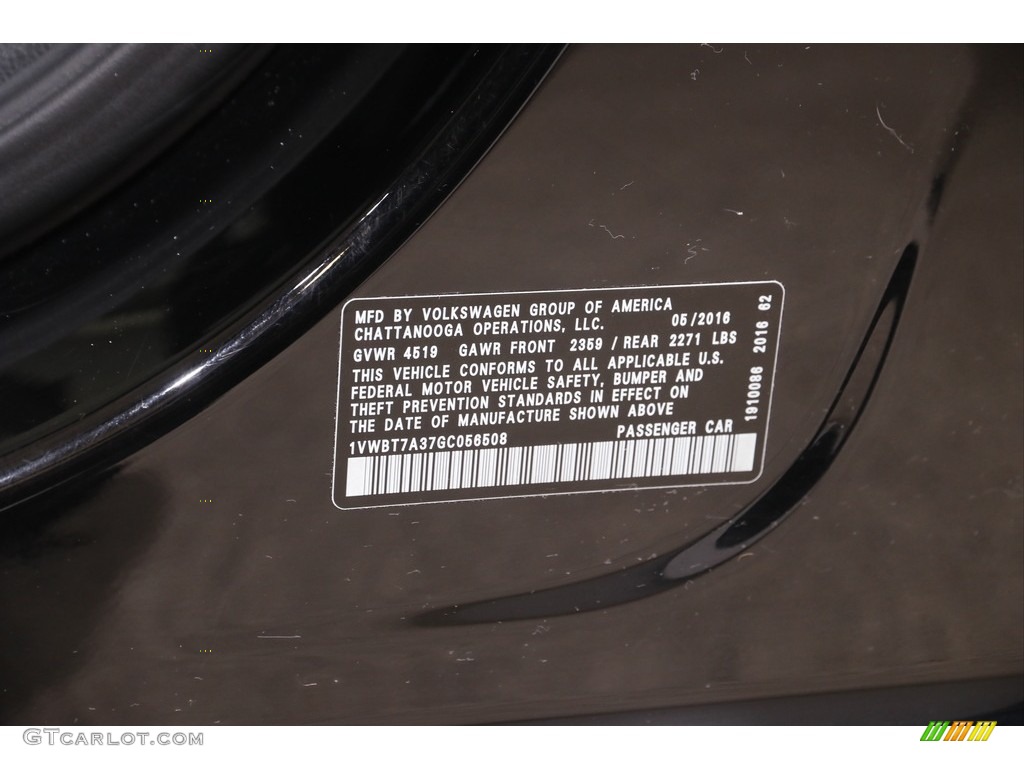 2016 Passat SE Sedan - Black / Titan Black photo #18