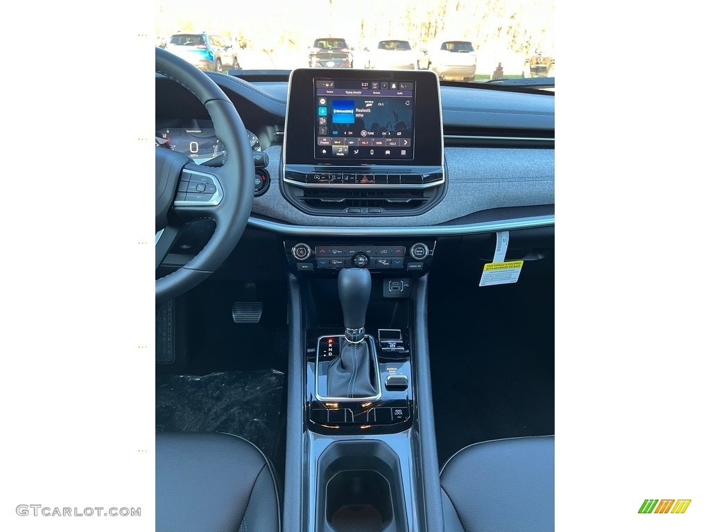2022 Jeep Compass Latitude 4x4 Controls Photo #143441583