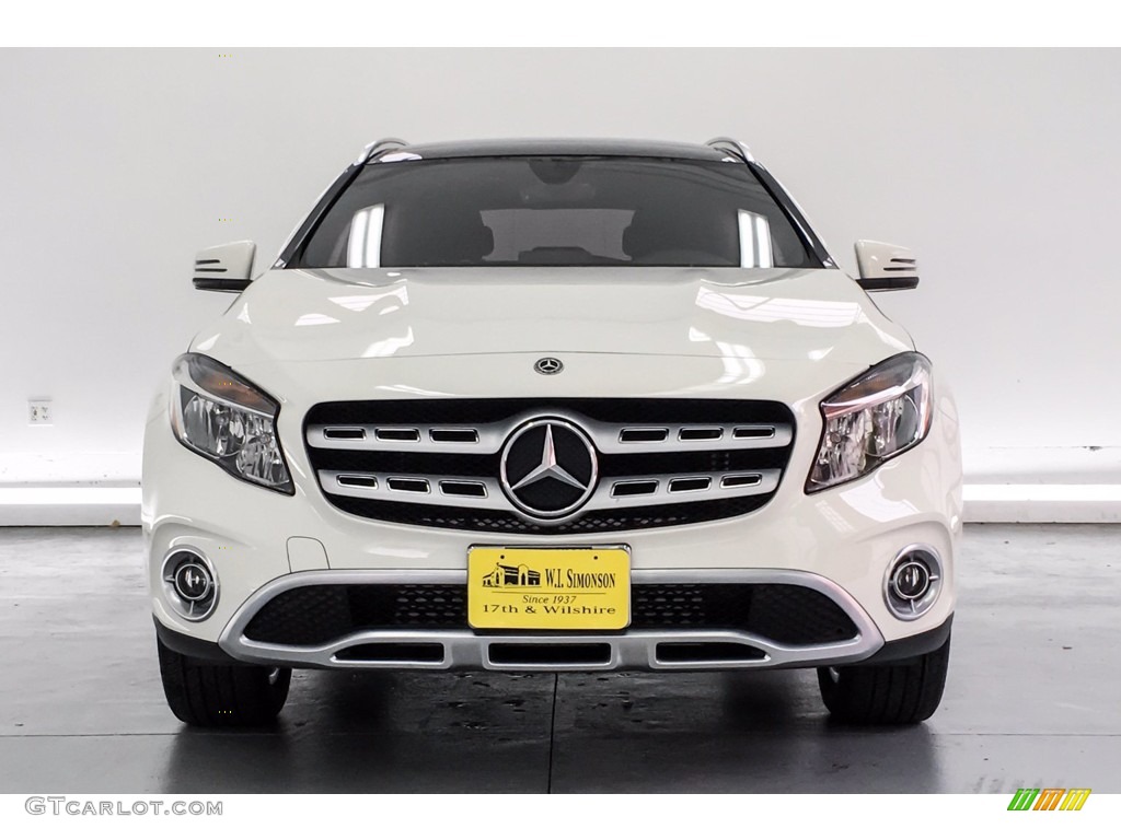 2018 GLA 250 - Cirrus White / Black photo #2