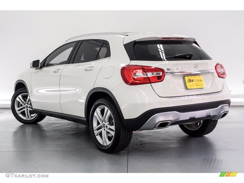 2018 GLA 250 - Cirrus White / Black photo #10