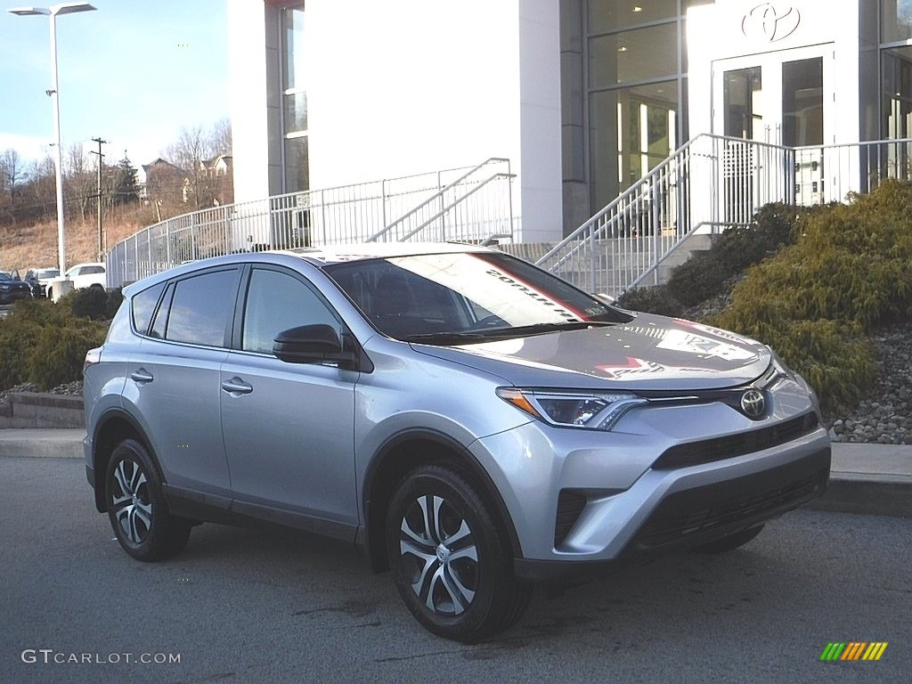 2018 RAV4 LE AWD - Super White / Black photo #1
