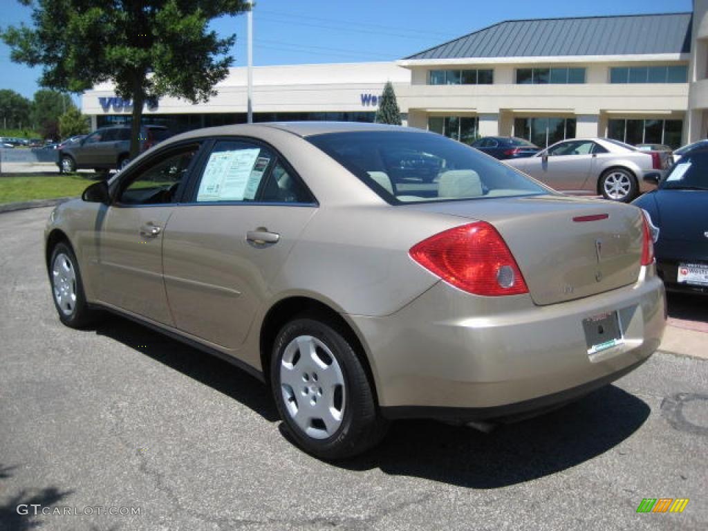 2005 G6 Sedan - Sedona Beige Metallic / Light Taupe photo #8