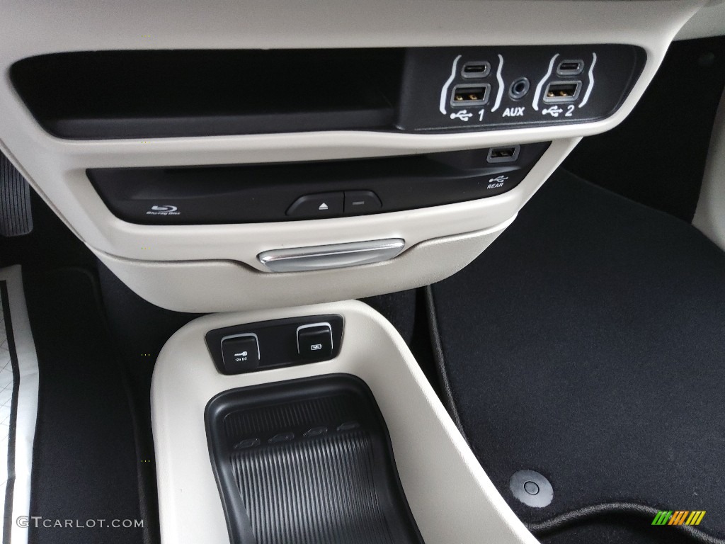 2021 Pacifica Touring L - Luxury White Pearl / Black/Alloy photo #29