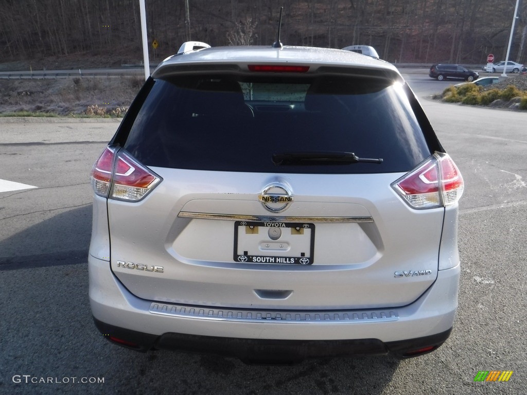 2016 Rogue SV AWD - Brilliant Silver / Charcoal photo #13