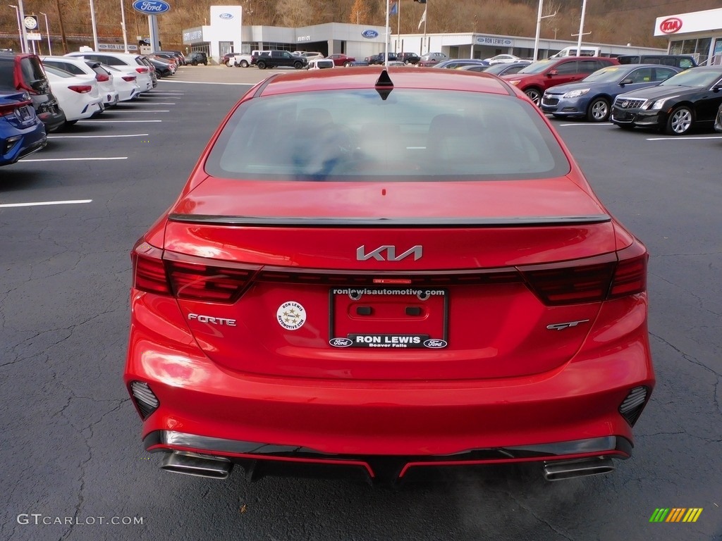 2022 Forte GT - Currant Red / Black photo #3