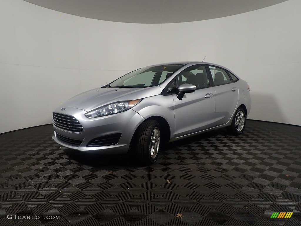 2017 Fiesta SE Sedan - Ingot Silver / Charcoal Black photo #7