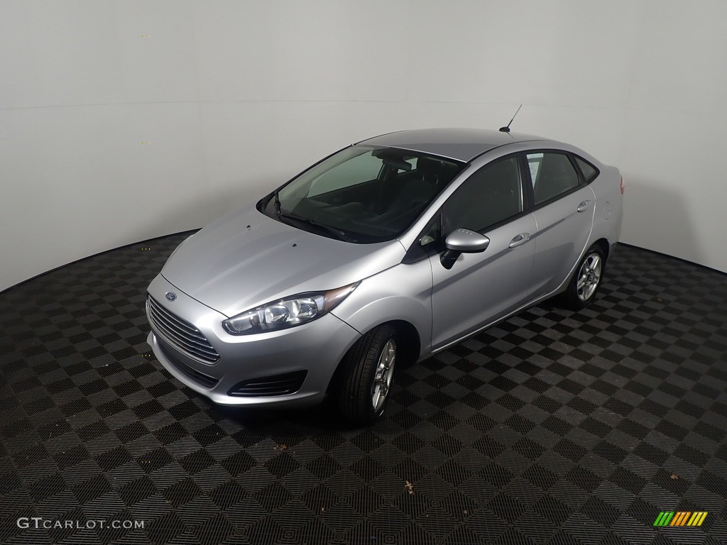 2017 Fiesta SE Sedan - Ingot Silver / Charcoal Black photo #8